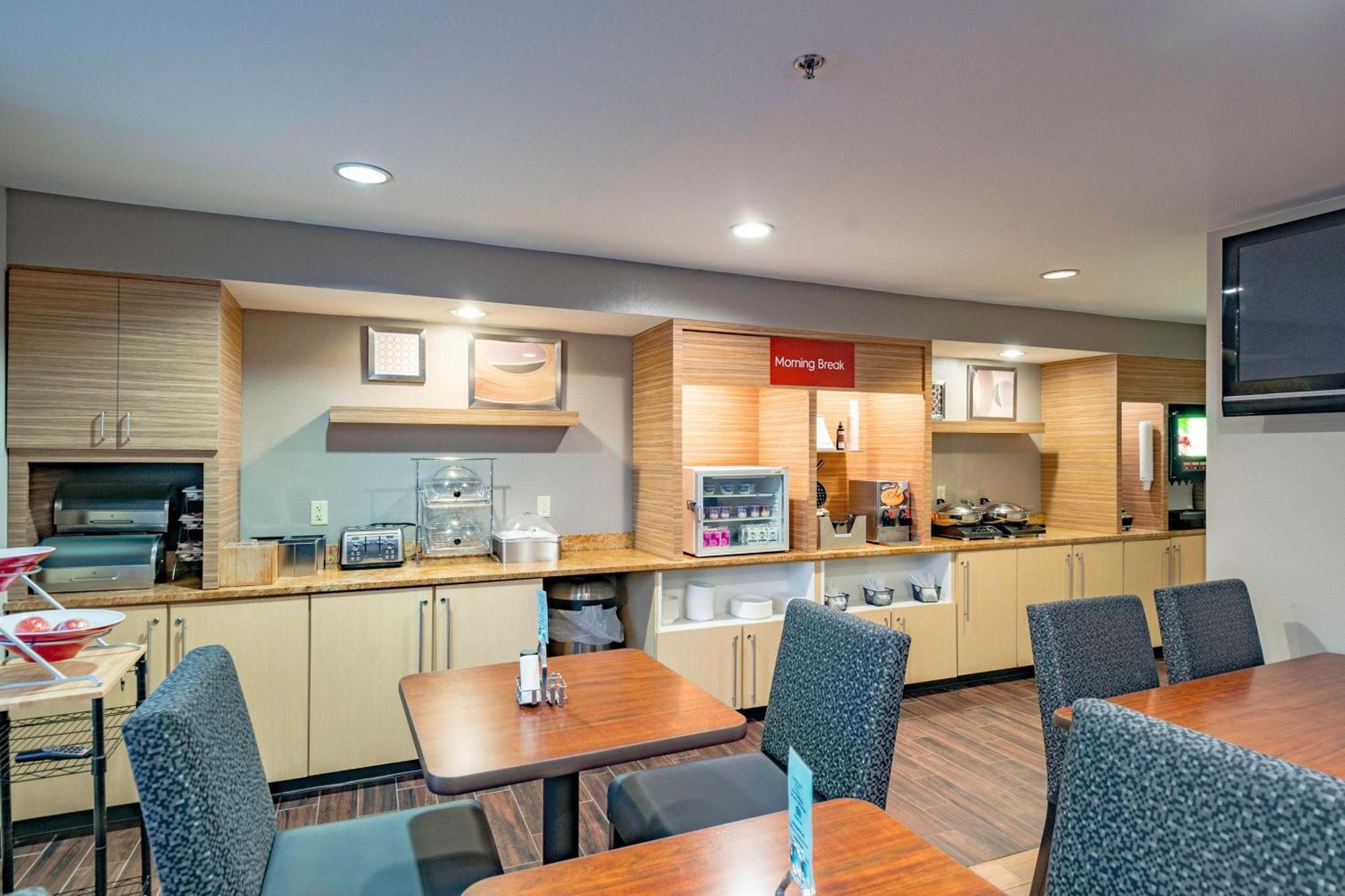 Towneplace Suites Cleveland Стритсборо Экстерьер фото